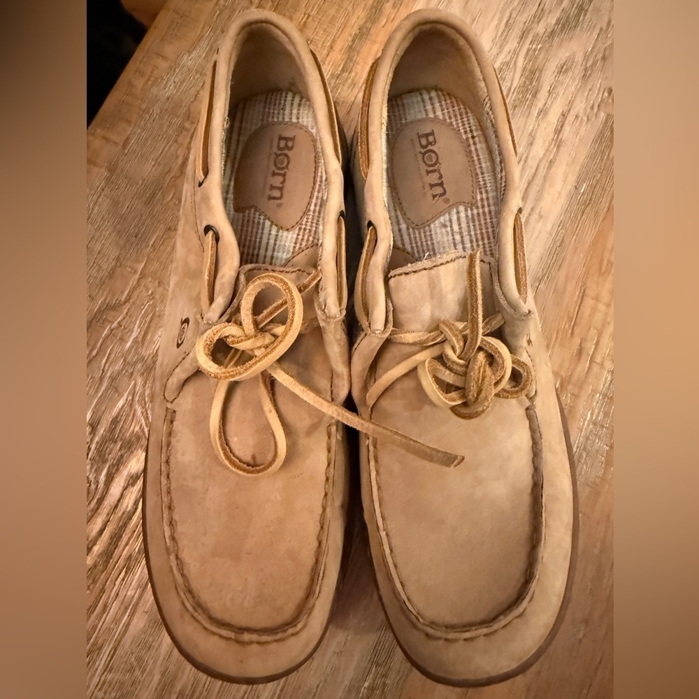 Born Tan Leather Moccasins Size M/W 7.5 or 38.5 Angler Fisherman